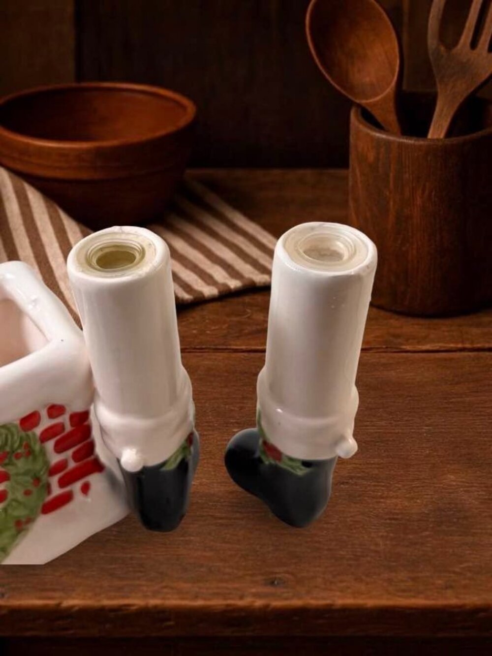Vintage Santa Chimney Salt Pepper Shakers Rocking Nodder Boots Christmas Ceramic - Picture 5 of 6